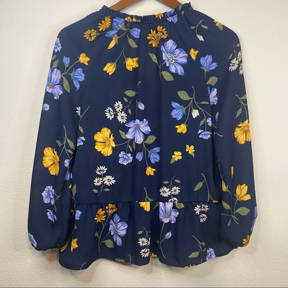 OLD NAVY Smocked Navy Floral Blouse Size Medium - Picture 4 of 8
